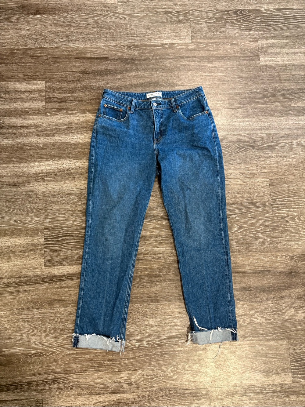 Abercrombie Curve Love Mid Rise 90s Straight